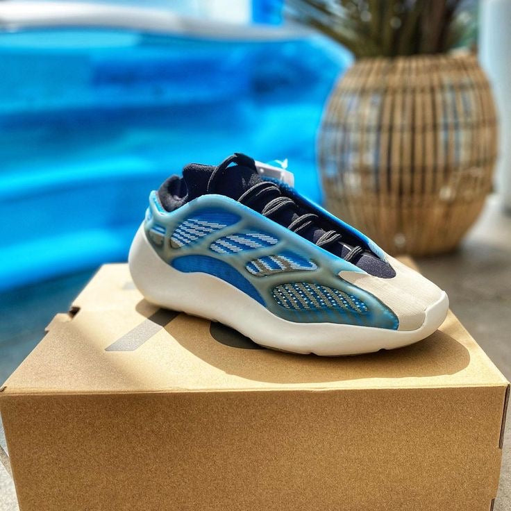 Yeezy 700 v3